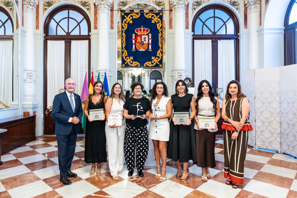 01 ENTREGA PREMIOS 097